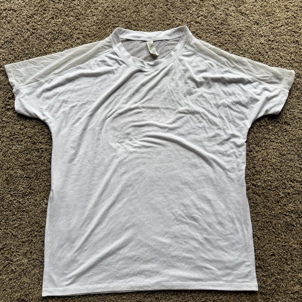 Athleta Micromesh Short Sleeve‎ Workout Tee Size Medium White Activewear